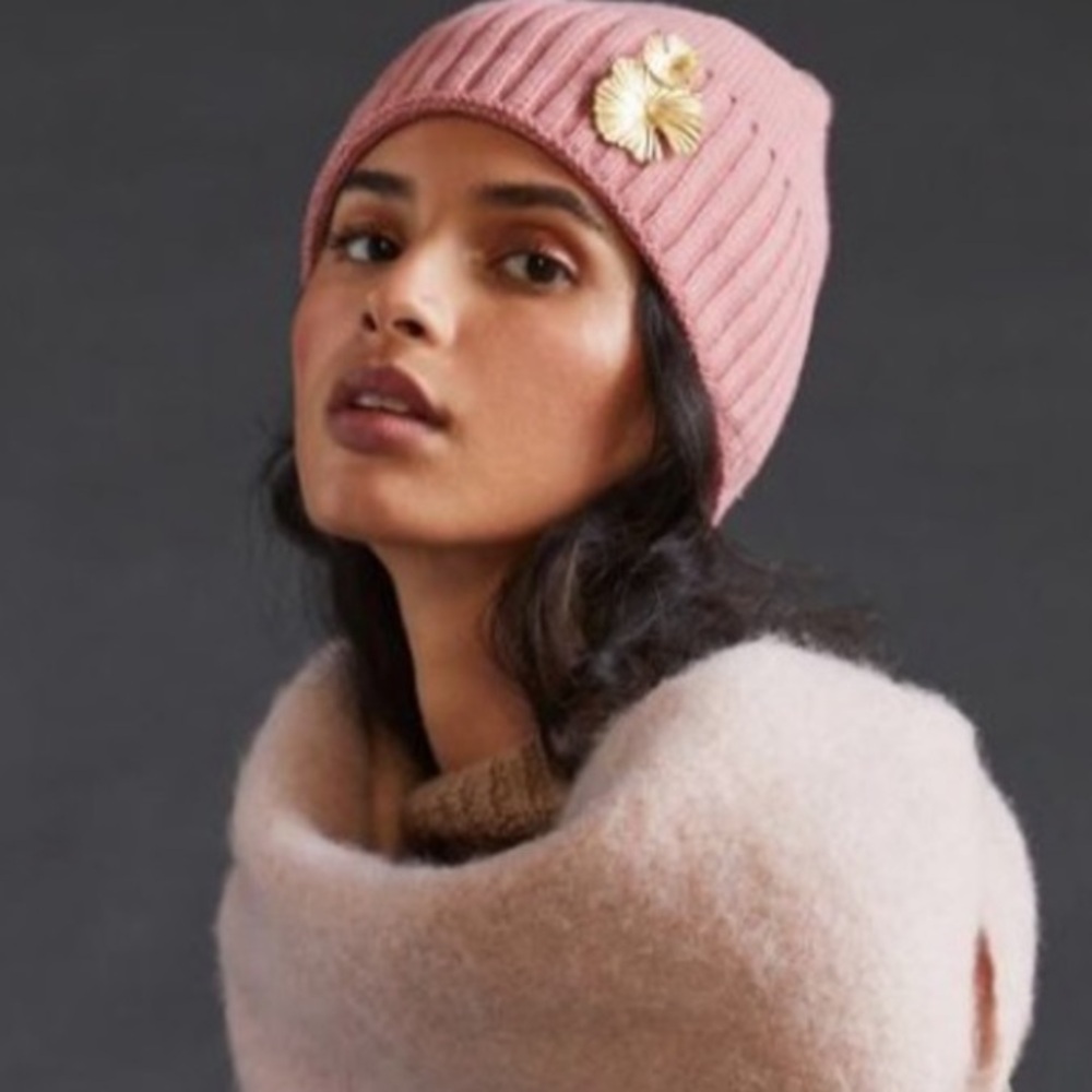 HP! Anthropologie beanie with detachable ginkgo leaf brooch. Brand new! - Picture 2 of 3